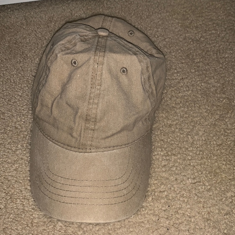 Adorable tan hat